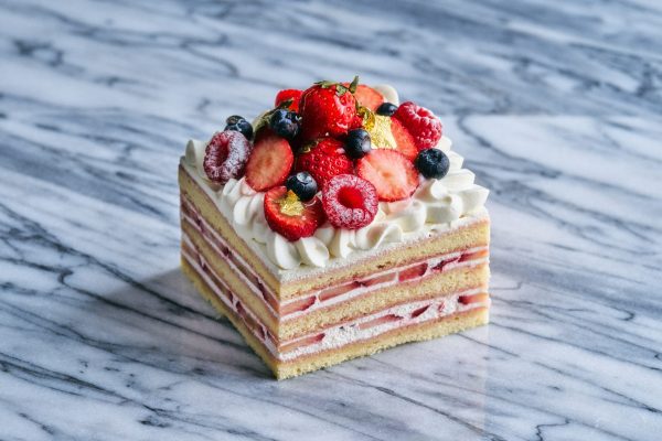 プレゼントや記念日におすすめ！アニバーサリーケーキのご案内